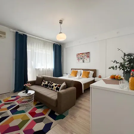 Old Deluxe Universitate Apartment