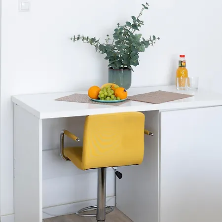 Old Deluxe Universitate