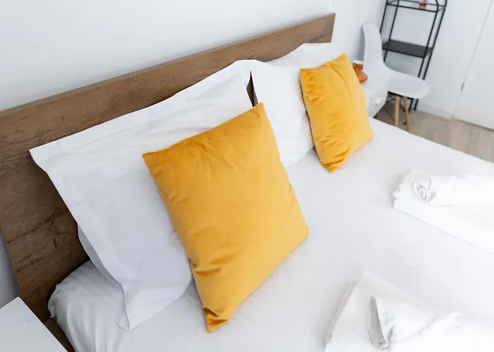 Old Deluxe Universitate *